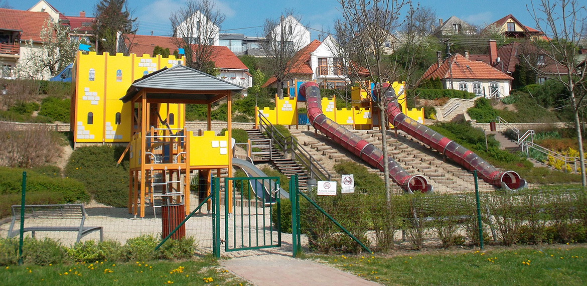 baja petőfi sziget játszótér online